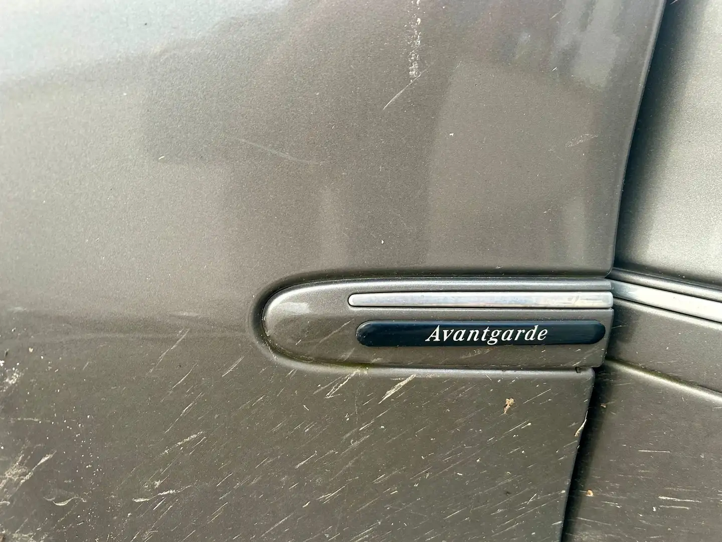 Mercedes-Benz E 280 E 280 T Avantg. 4MATIC Avantgarde Sport Exterieur Plateado - 2