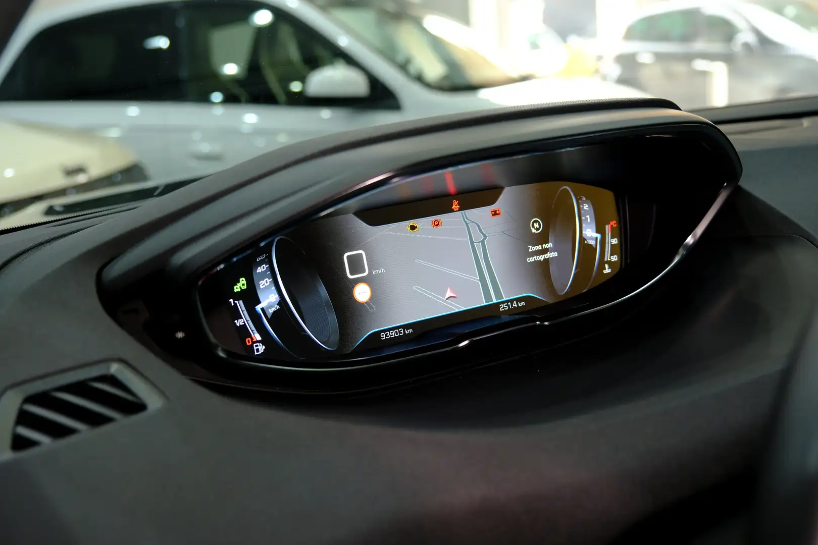 Peugeot 3008 ALLURE 1200T 130cv COCKPIT/LED/NAV Gris - 2