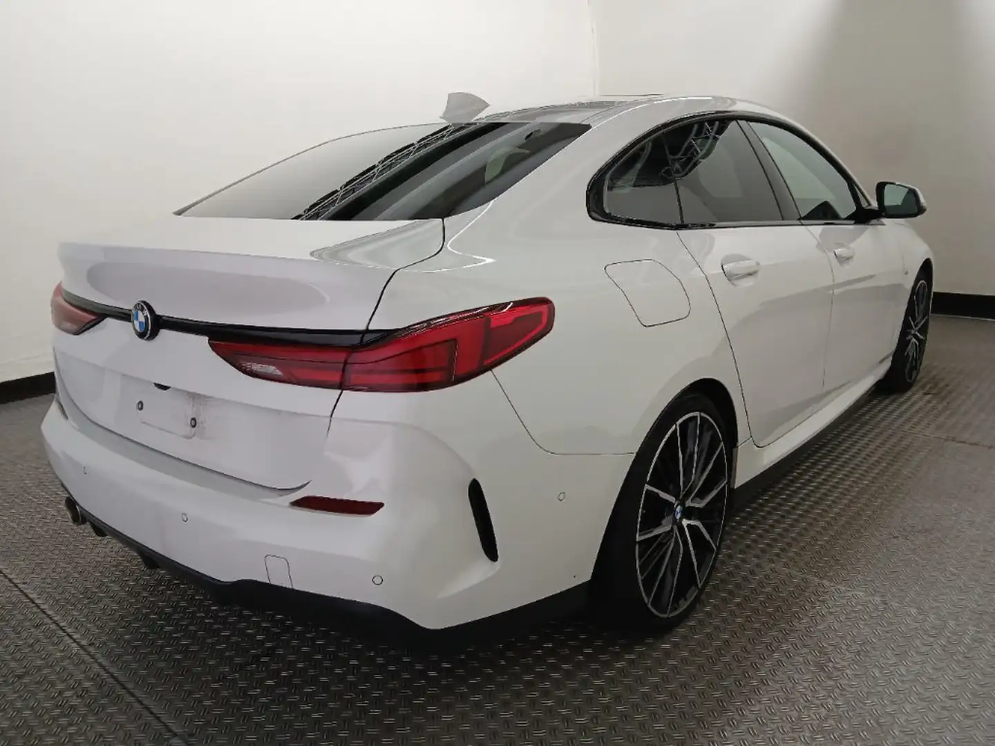 BMW 218 i Gran Coupe M Sport PANO/HARMAN/KAMERA/KEYLES Blanc - 2