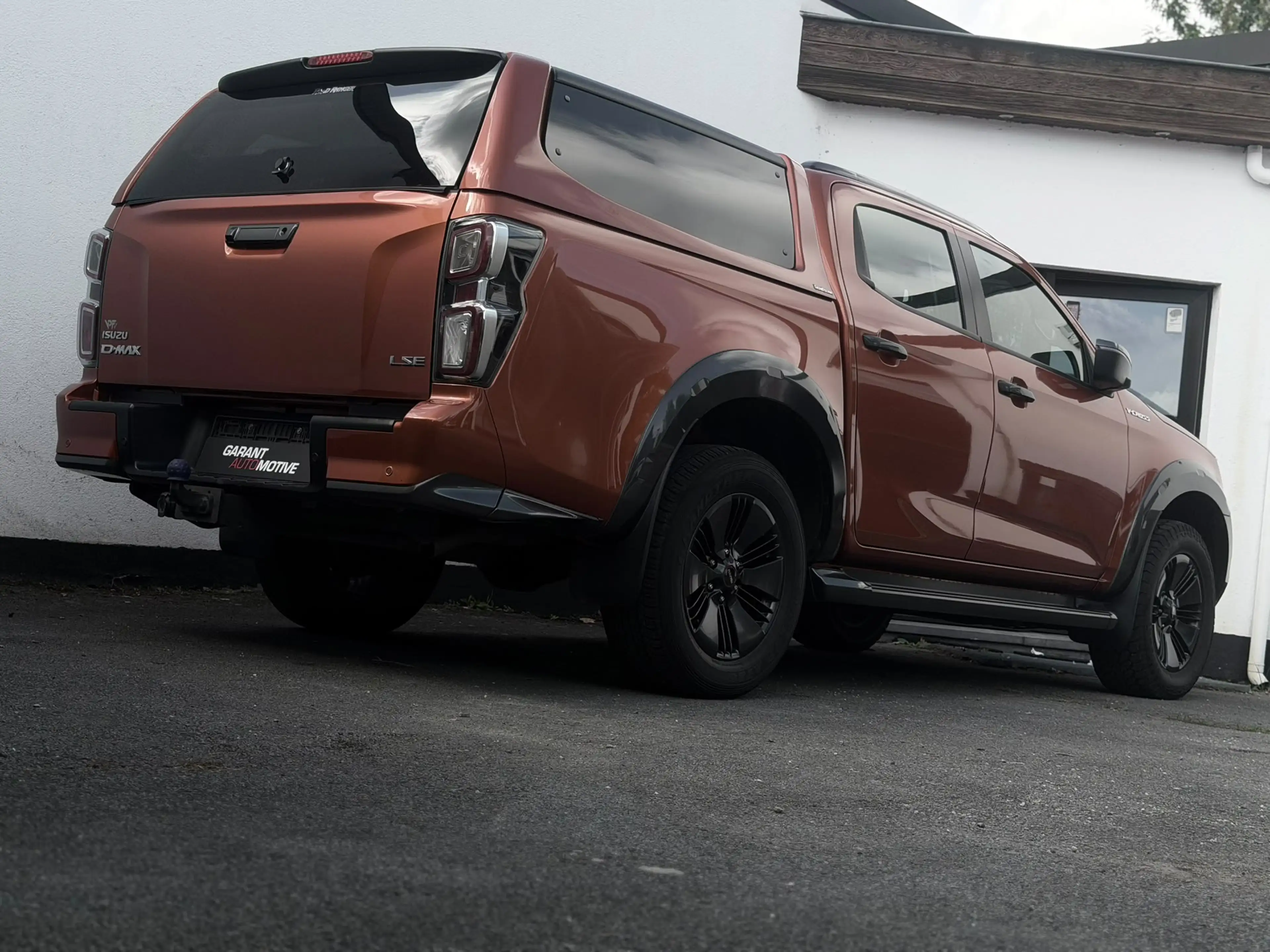 Isuzu D-Max 1.9 Turbo D 4WD V-Cross AdBlue — photo 5