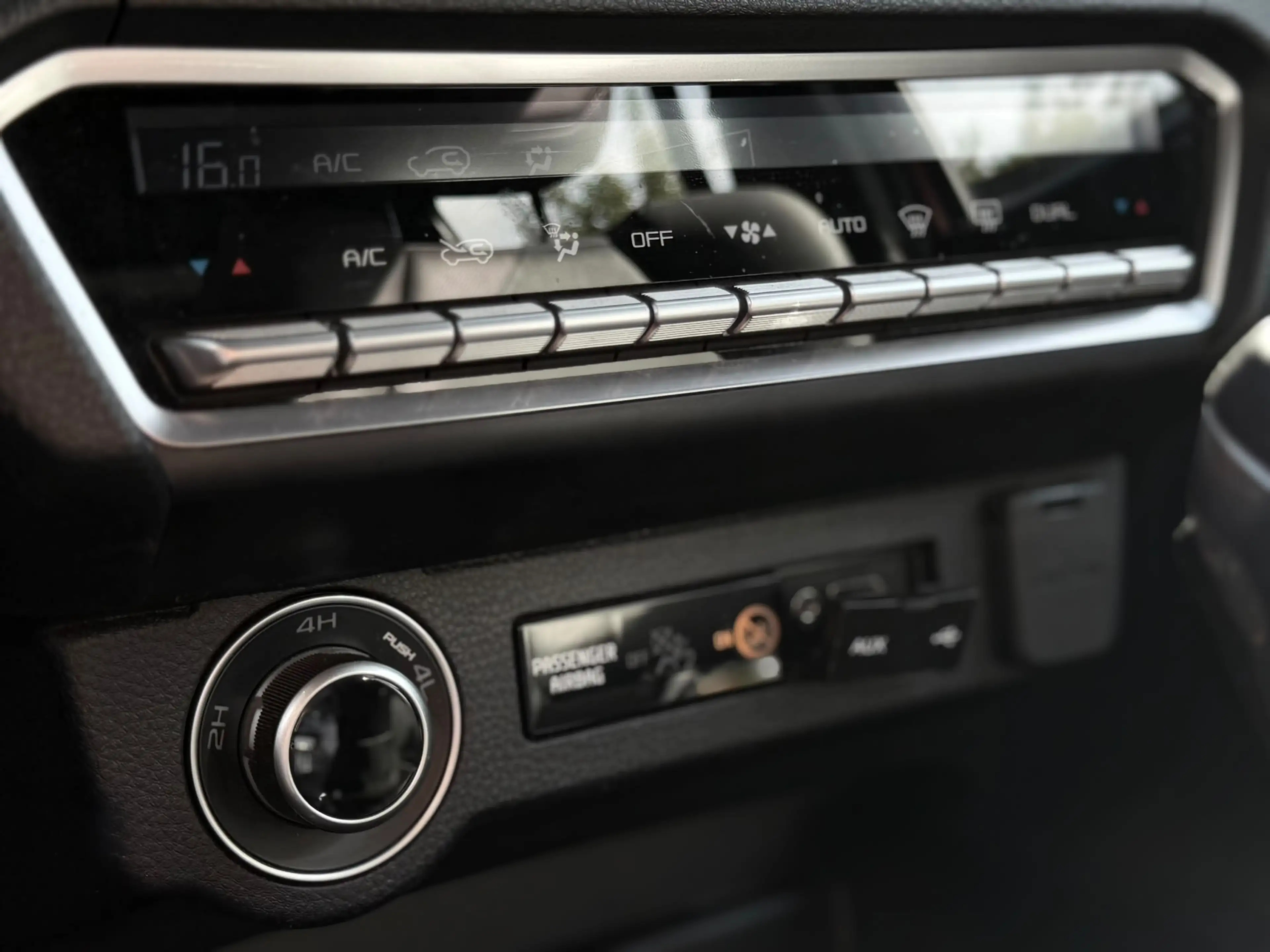 Isuzu D-Max 1.9 Turbo D 4WD V-Cross AdBlue — photo 14
