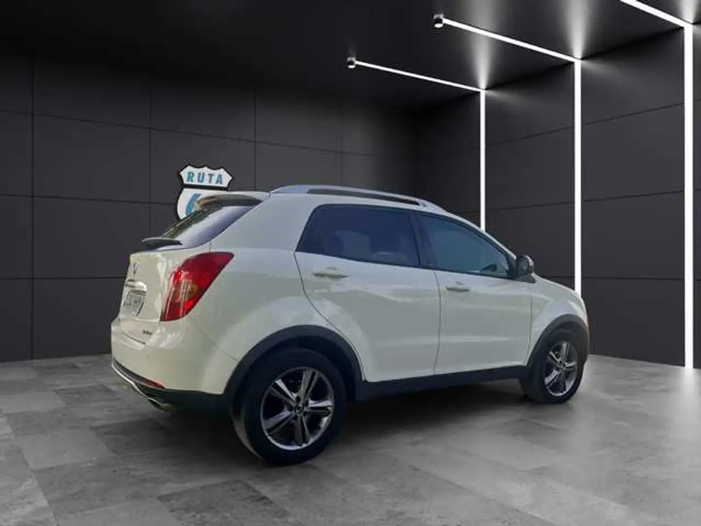 SsangYong Korando D20T Line 4x2 Blanco - 2