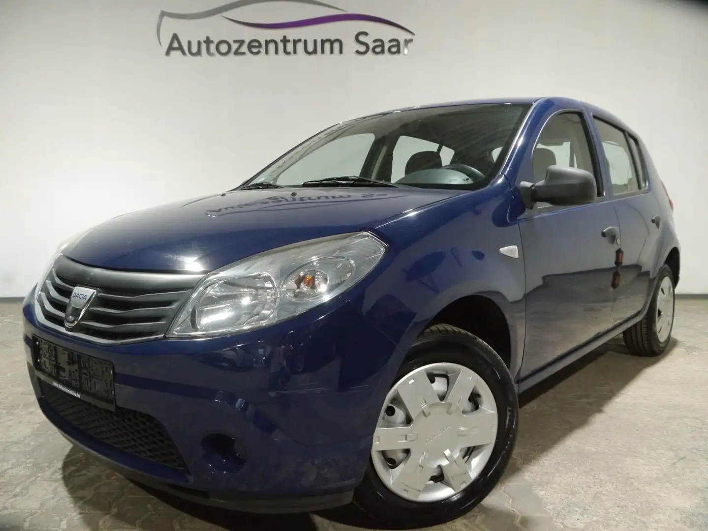 Dacia Sandero TÜV Neu Blauw - 1