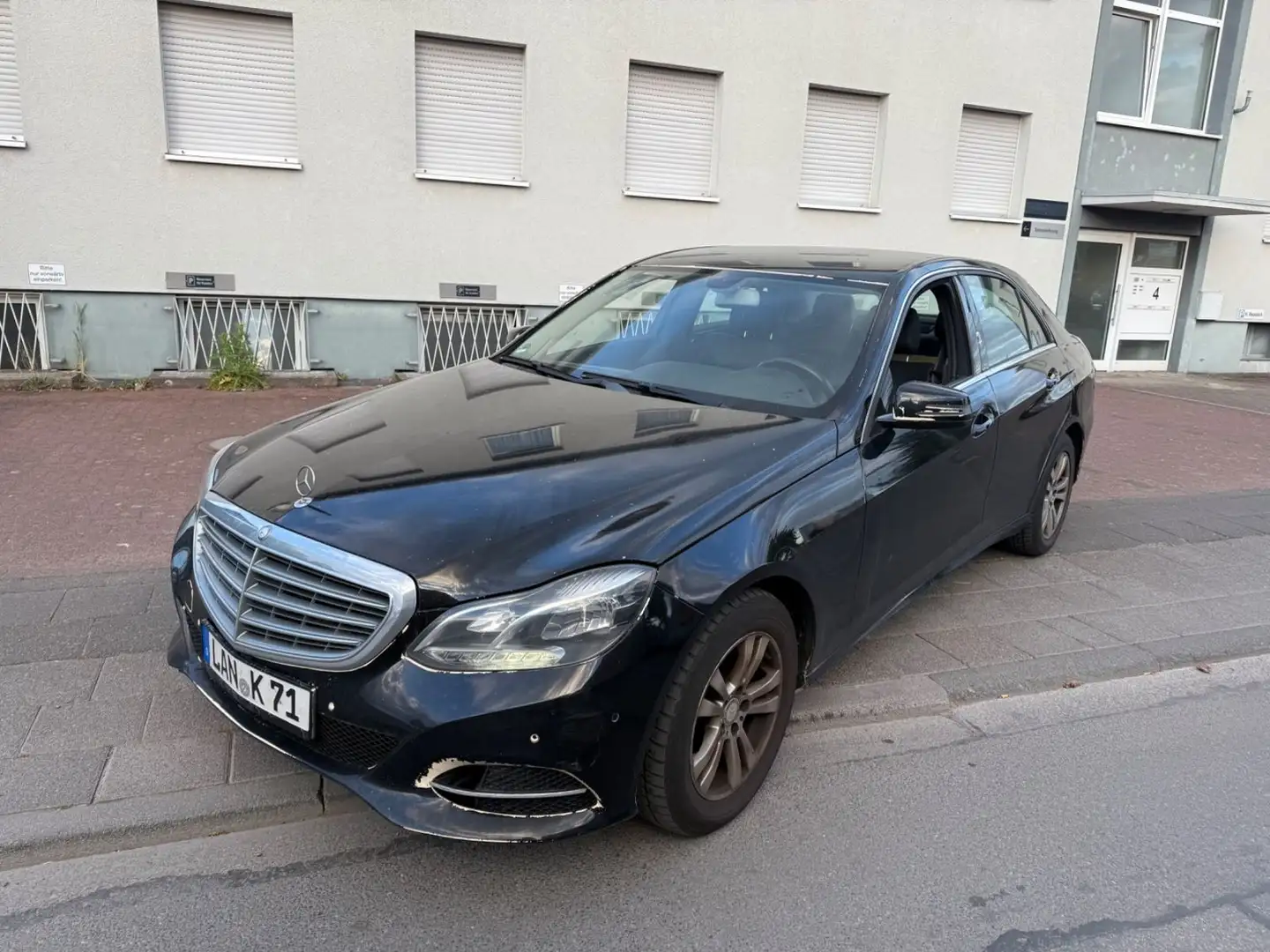 Mercedes-Benz E 200 BlueTEC AUTOMATIK EX TAXI KUNDENAUFTRAG Noir - 1