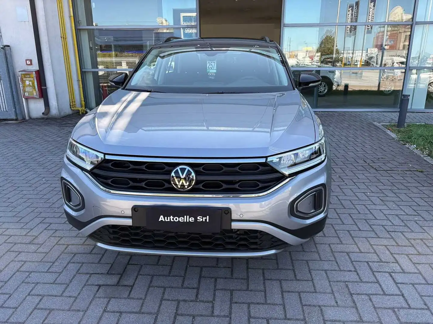 Volkswagen T-Roc 2.0 TDI SCR Life NEOPATENTATI Zilver - 2