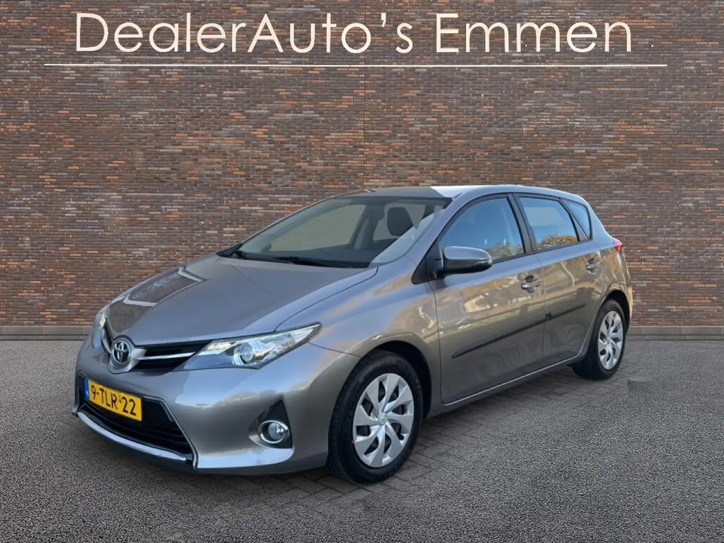 Toyota Auris 1.6 Aspiration Brun - 2