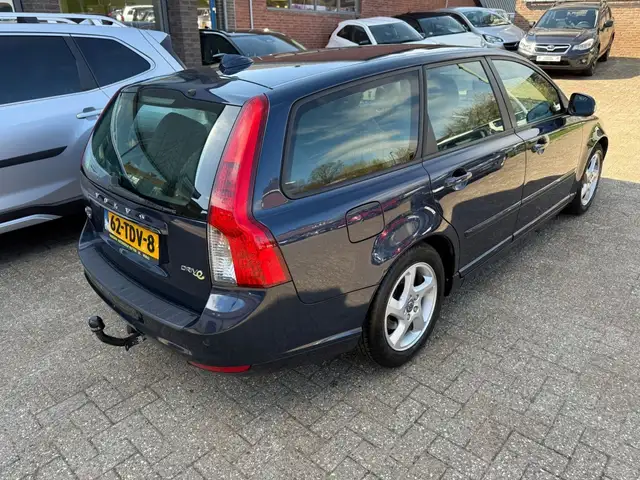Volvo V50 view 4
