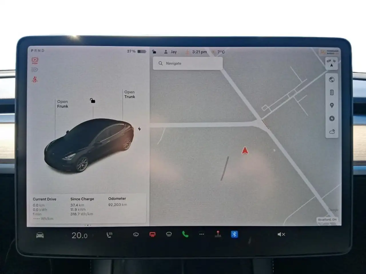 Tesla Model 3 снимка Tesla Model 3