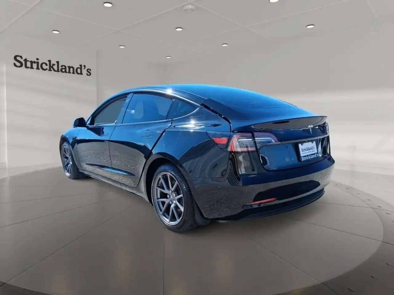 Tesla Model 3 снимка Tesla Model 3
