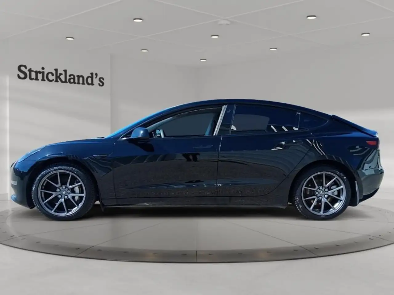 Tesla Model 3 снимка Tesla Model 3