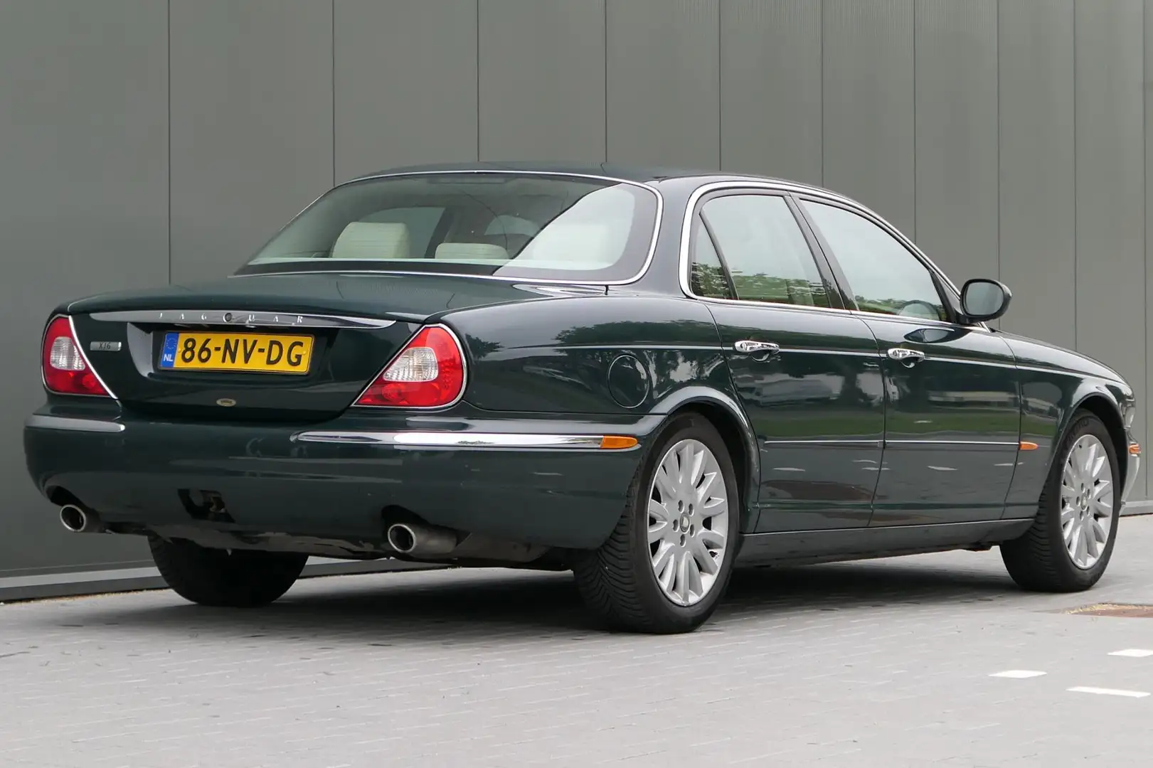 Jaguar XJ 3.0 V6 Sport NAP Youngtimer British Racing Green N Vert - 2