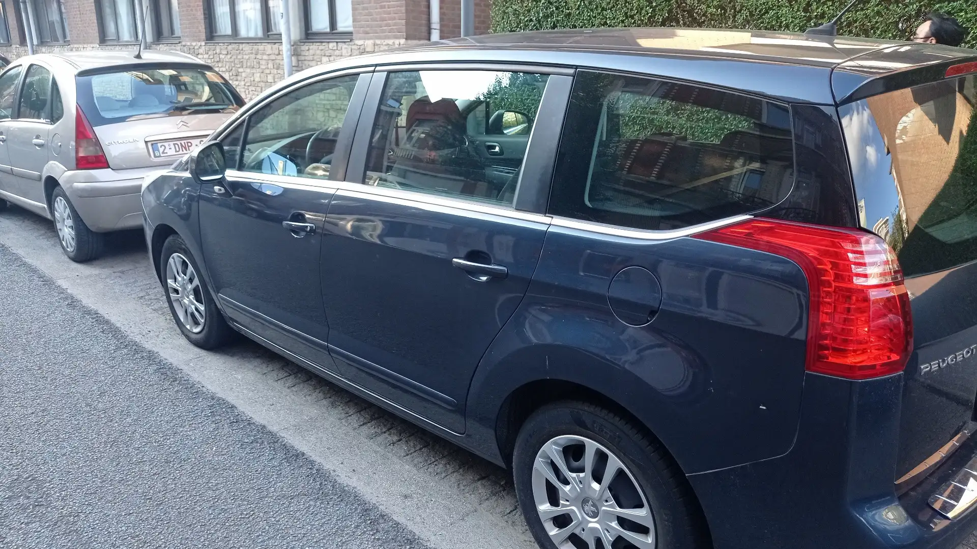 Peugeot 5008 1.6 HDi 115ch FAP BVM6 Active 5pl - 1