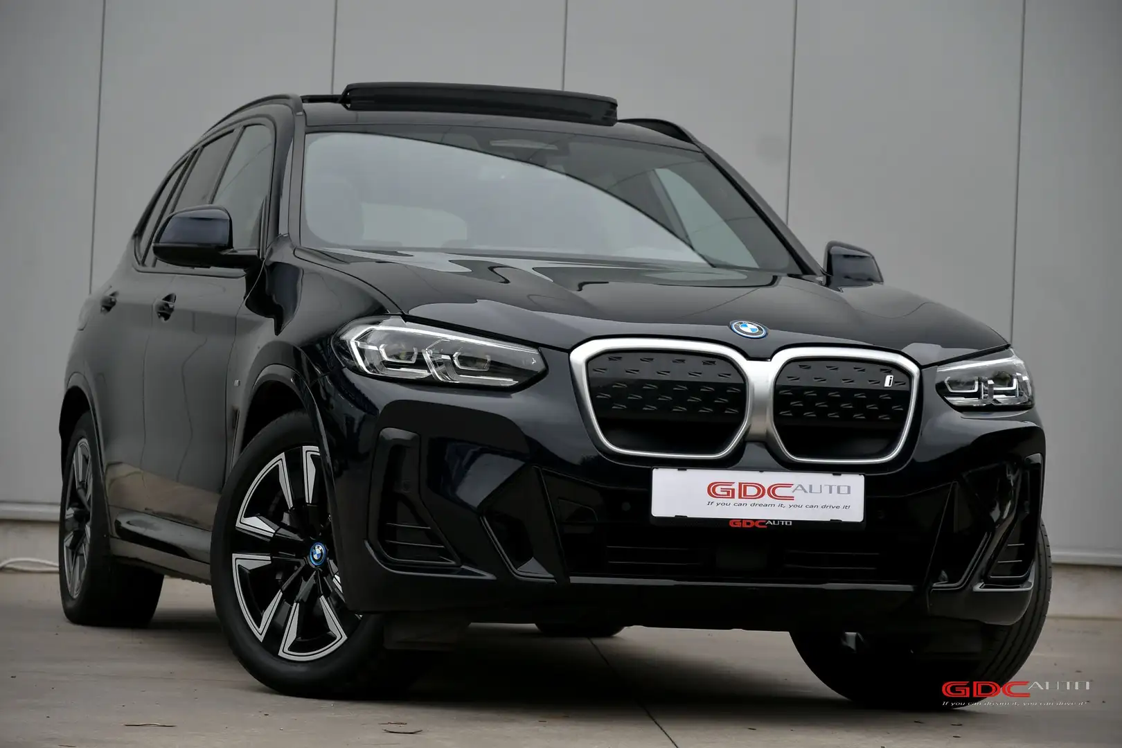 BMW iX3 M Sport l Pano Dak l - 1