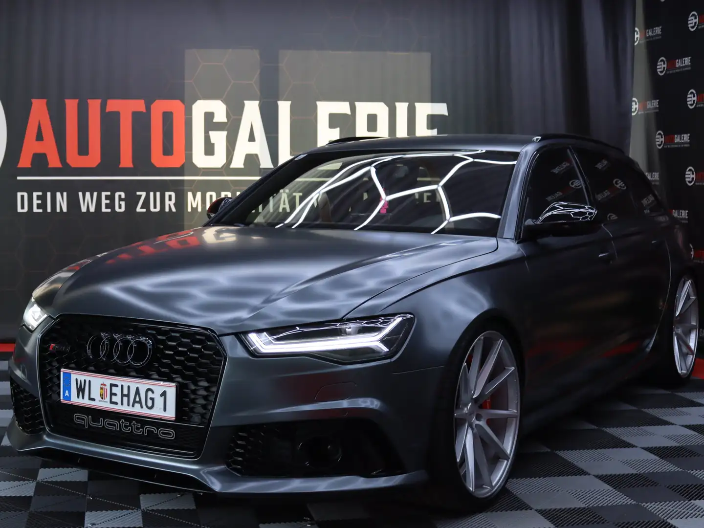 Audi RS6 RS6 Avant Performance 4,0 TFSI //Reserviert// Grau - 1