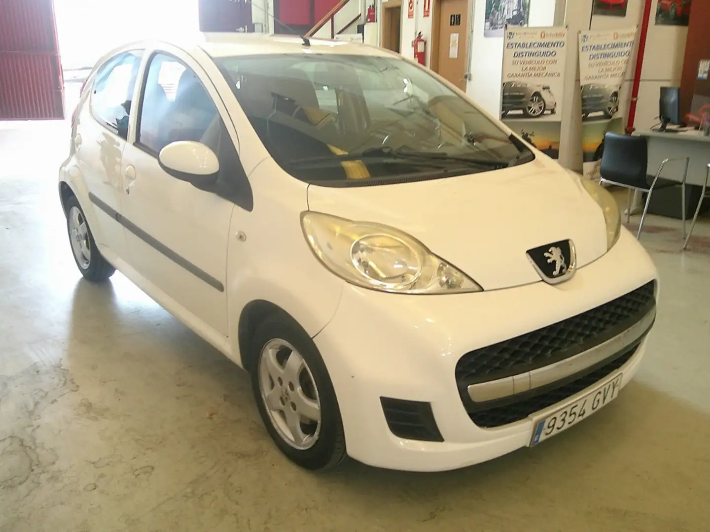 Peugeot 107 1.4HDI Trendy Blanco - 2