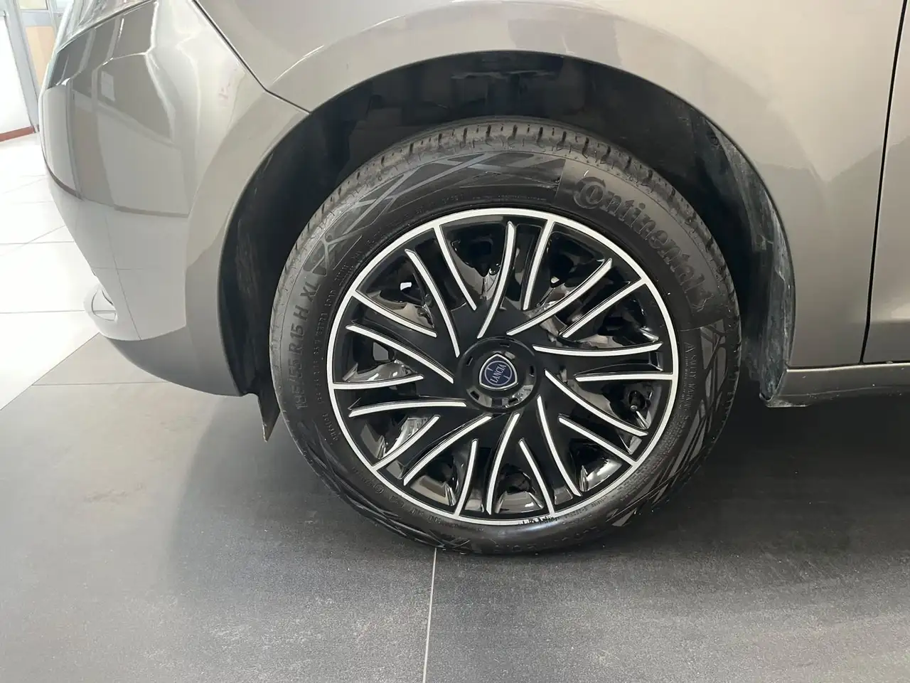 Lancia Ypsilon 2023 — фото 6