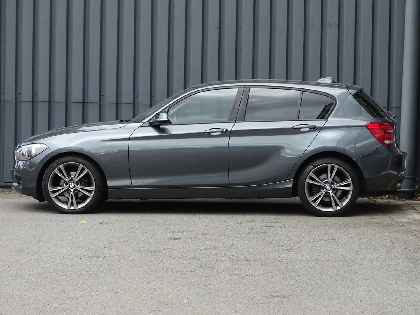 BMW 114 1-serie 114i | 18" | Bluetooth Grijs - 2