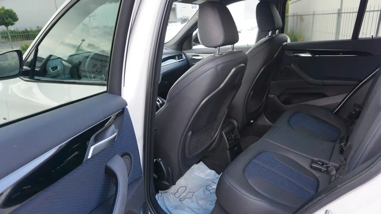 BMW X1 sDrive 20 i M Sport,LED,Kamera,AHK, 8 fach be, миниатюра 8