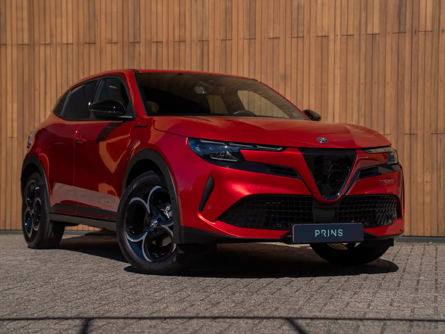 Alfa Romeo Junior 1.2 Turbo Hybrid Ibrida Speciale | Rosso Brera Rood - 2