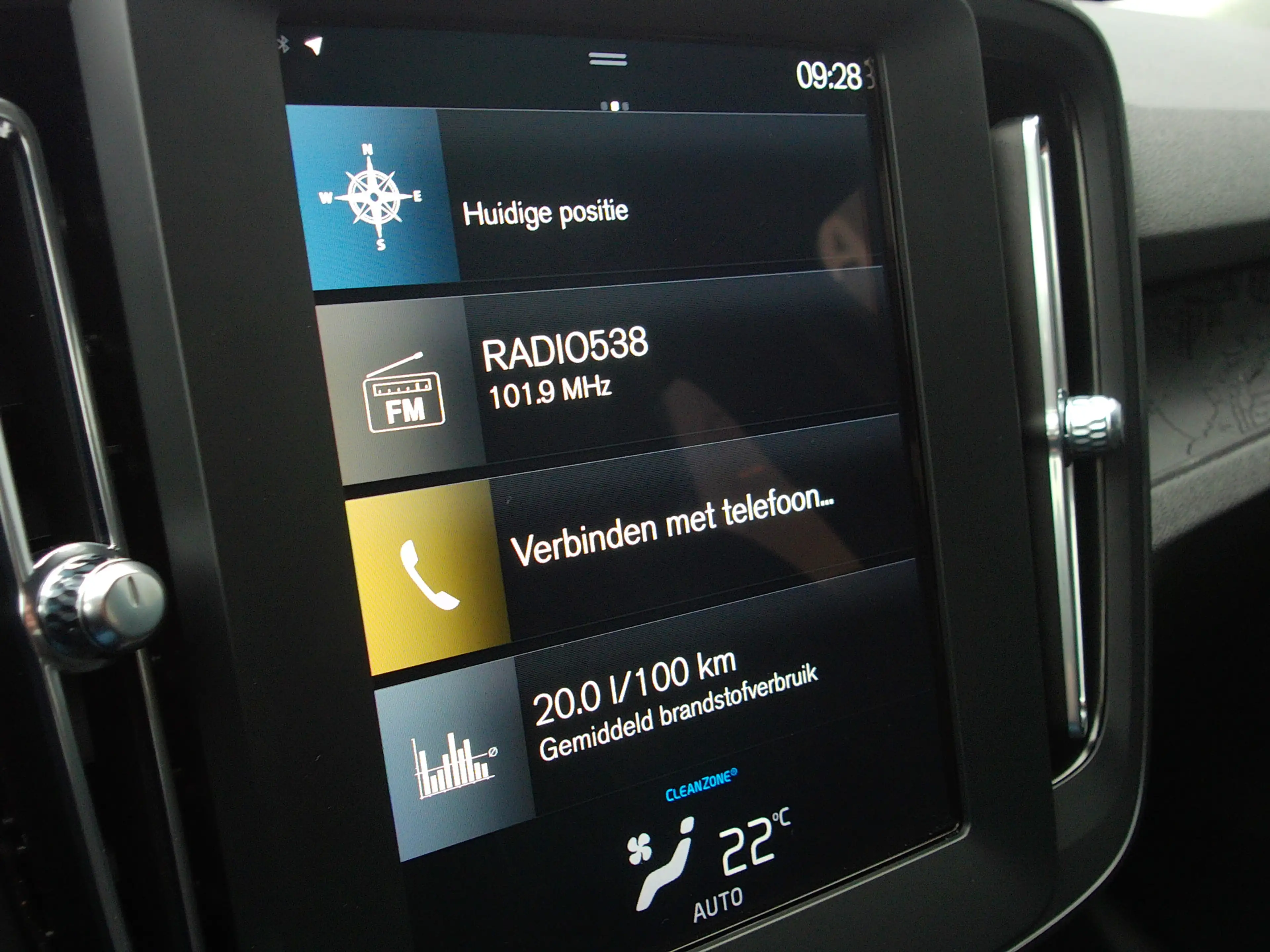 Volvo XC40 1.5 T2 Momentum Core, Trekhaak / Camera + Sensoren — photo 11