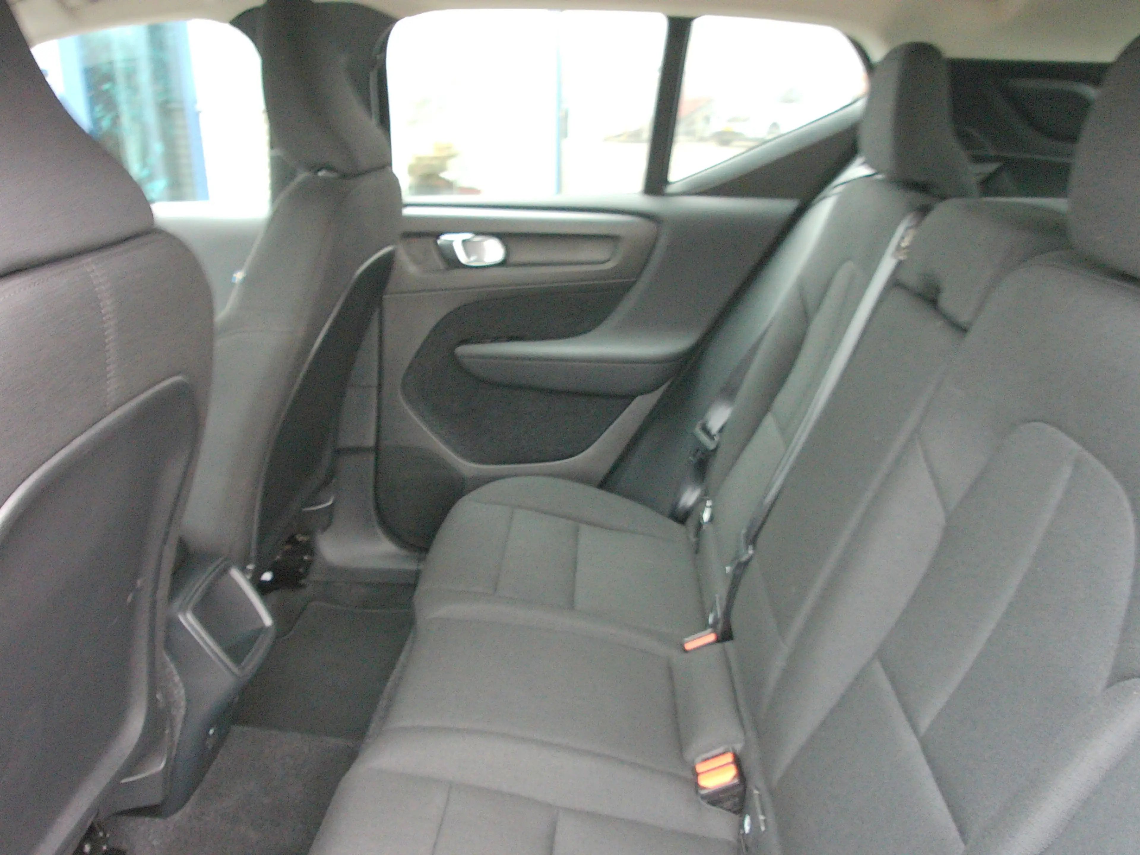Volvo XC40 1.5 T2 Momentum Core, Trekhaak / Camera + Sensoren — photo 6