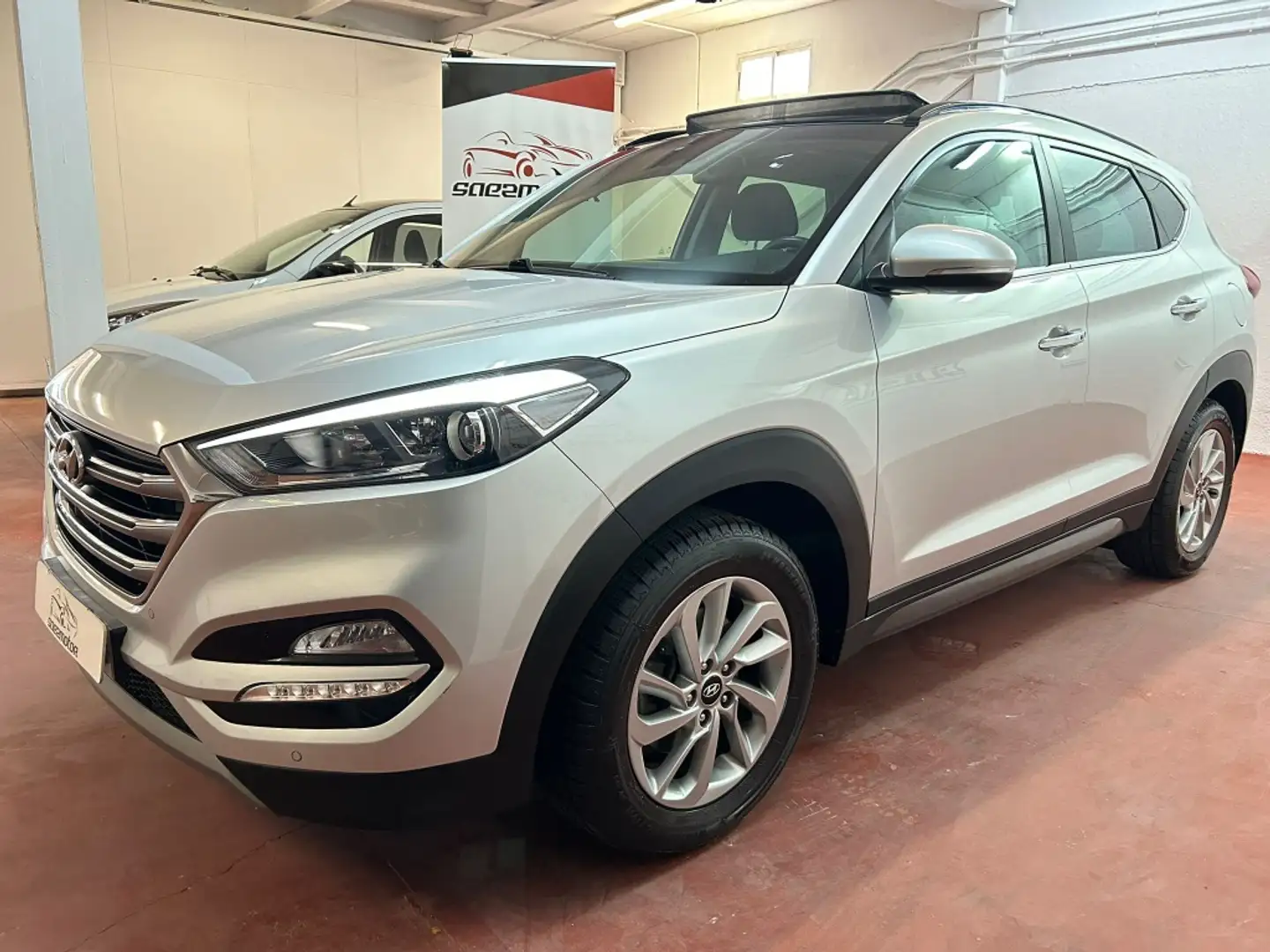 Hyundai TUCSON 1.7CRDI BD Tecno Sky DT 4x2 141 Gris - 1