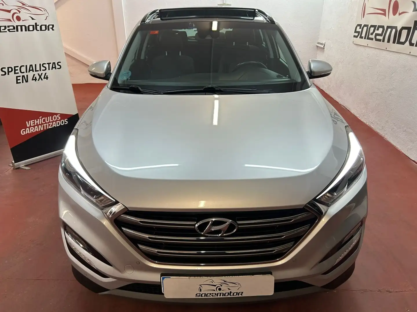 Hyundai TUCSON 1.7CRDI BD Tecno Sky DT 4x2 141 Gris - 2