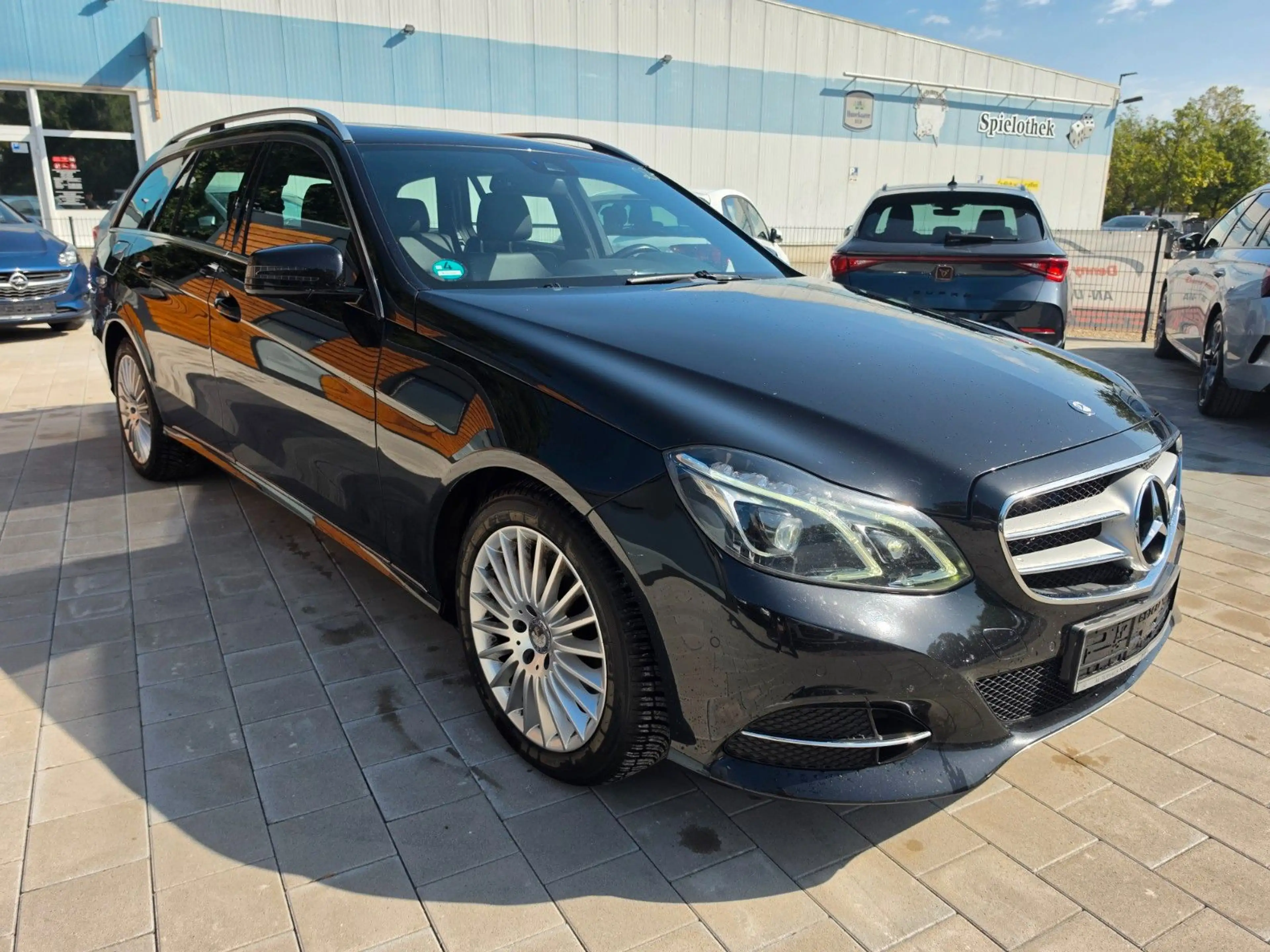 Mercedes-Benz E 350 E T-Modell E 350 BlueTec 4Matic — photo 7