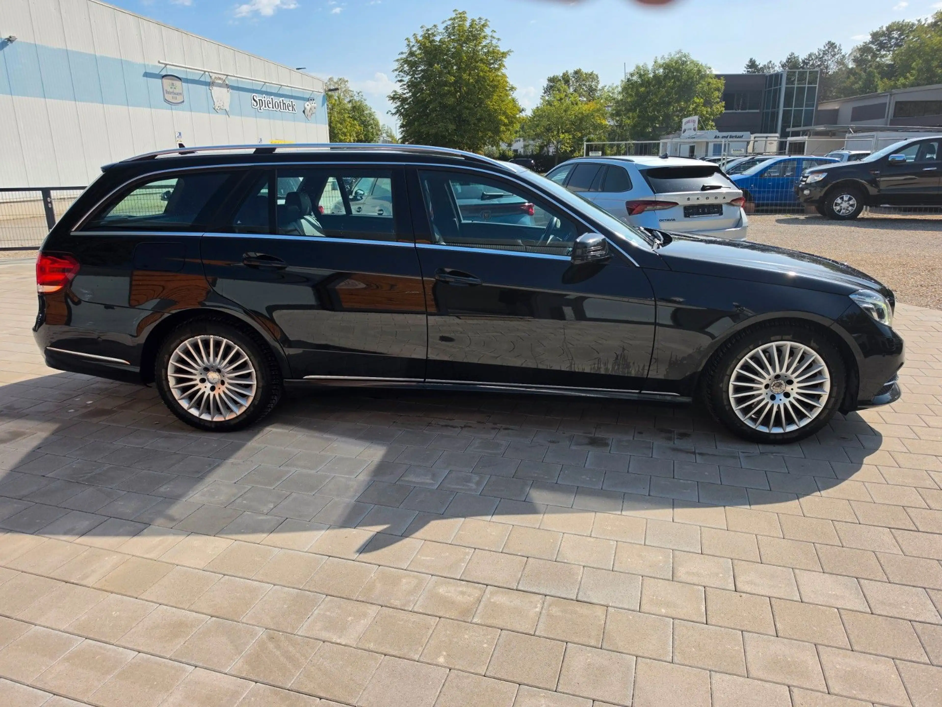 Mercedes-Benz E 350 E T-Modell E 350 BlueTec 4Matic — photo 6