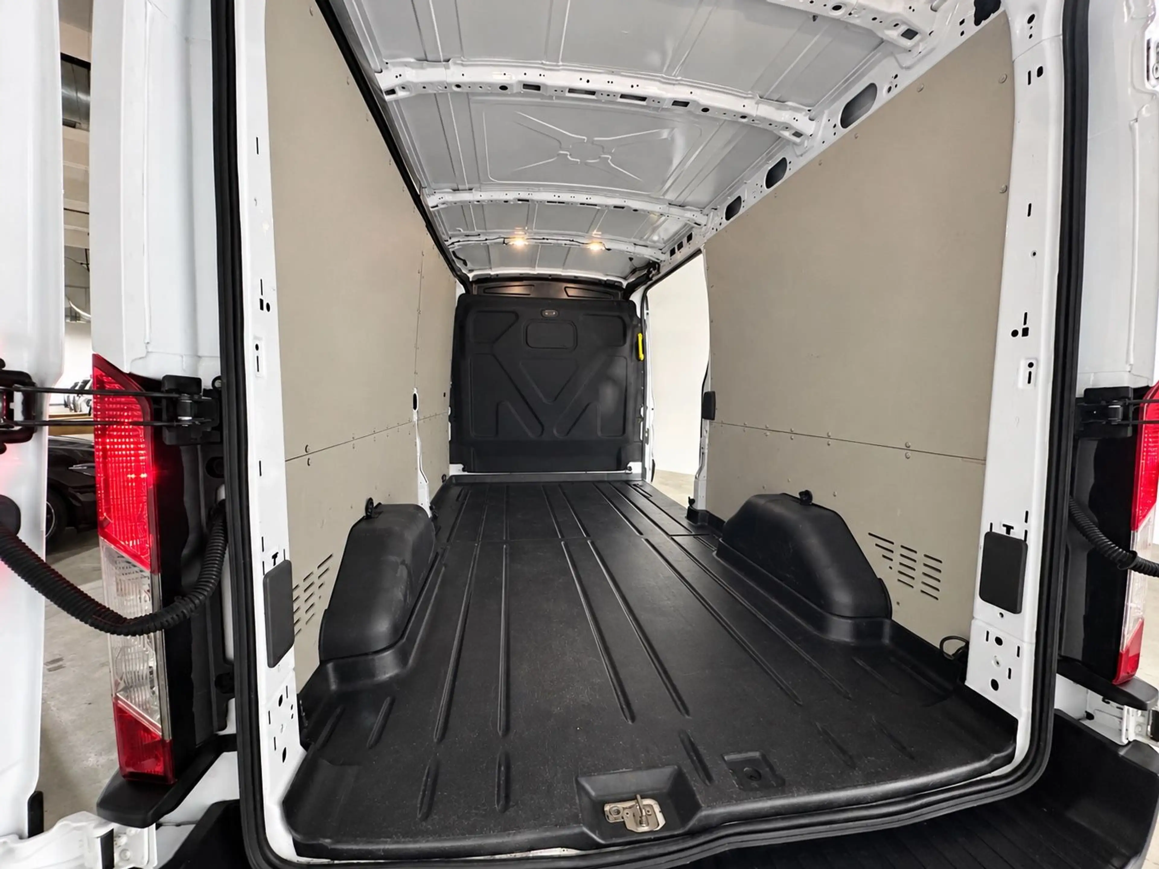 Ford Transit Kasten 350 L3H2 Trend *Tempo,Klima,PDC* — photo 11