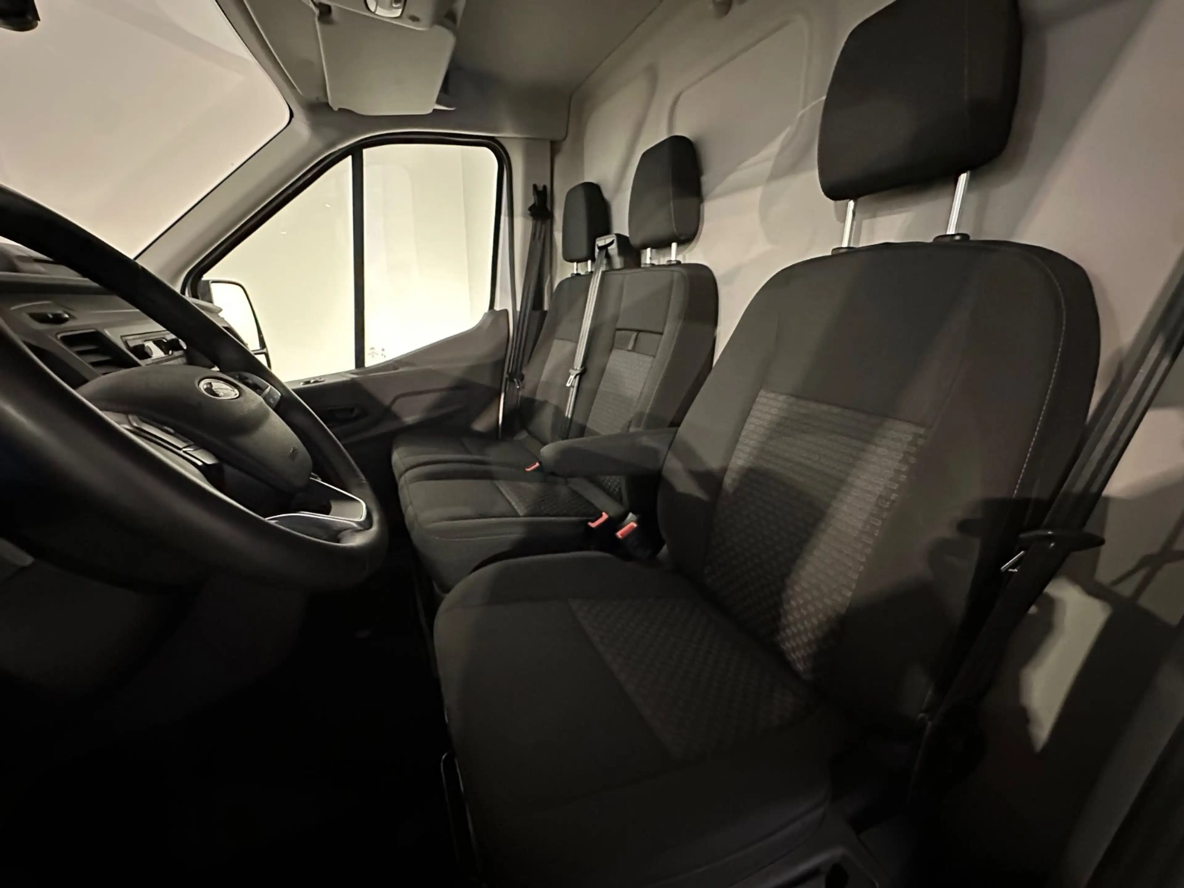 Ford Transit Kasten 350 L3H2 Trend *Tempo,Klima,PDC* — photo 12