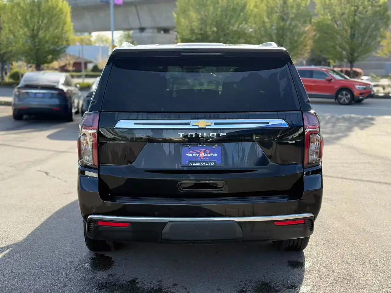 Chevrolet Tahoe снимка Chevrolet Tahoe