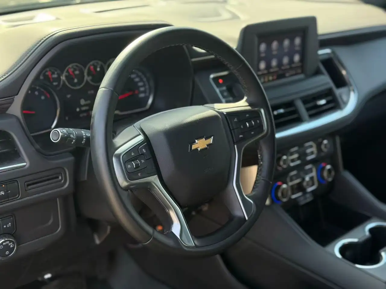 Chevrolet Tahoe снимка Chevrolet Tahoe