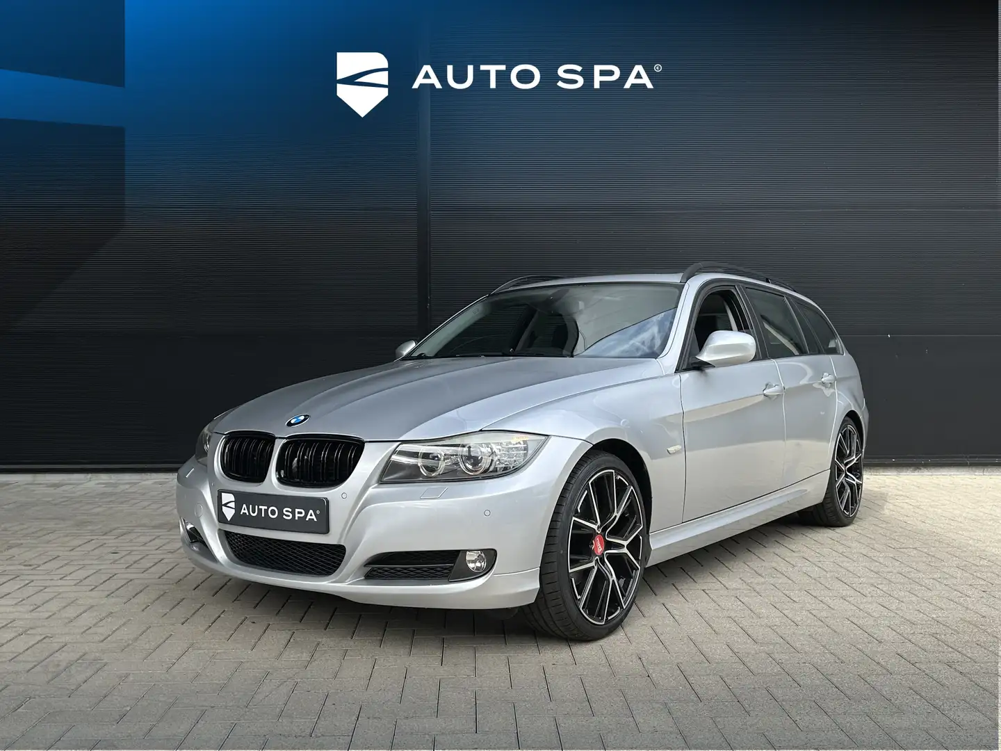 BMW 318 3 Serie 318i LCI AUTOMAAT Panodak LEER Trekhaak Cl Grau - 1