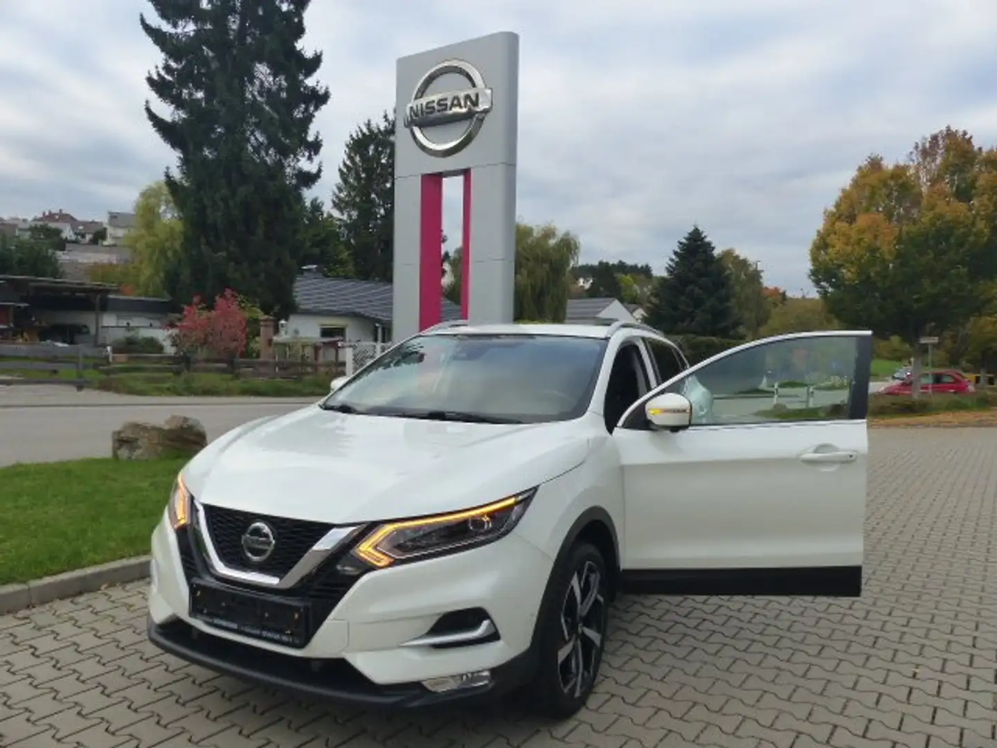 Nissan Qashqai Tekna Weiß - 2