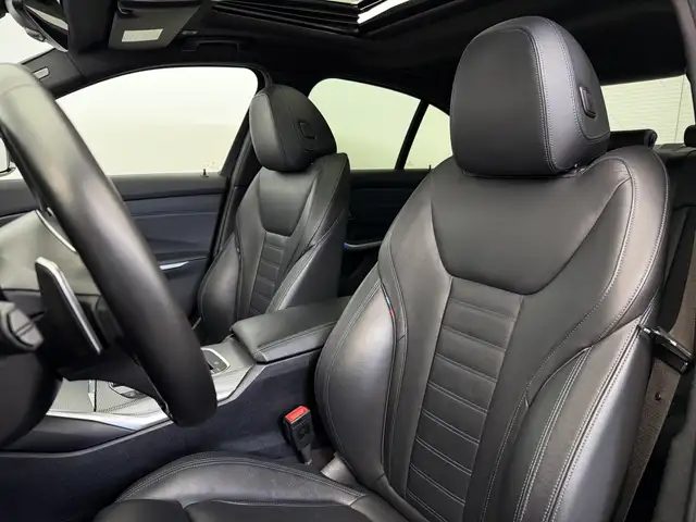 BMW 330 view 7