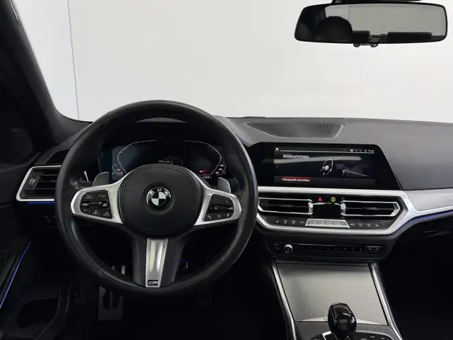 BMW 330 view 12