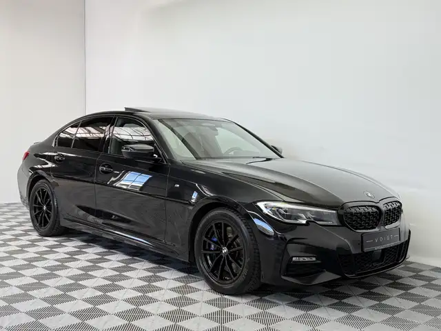 BMW 330 view 5