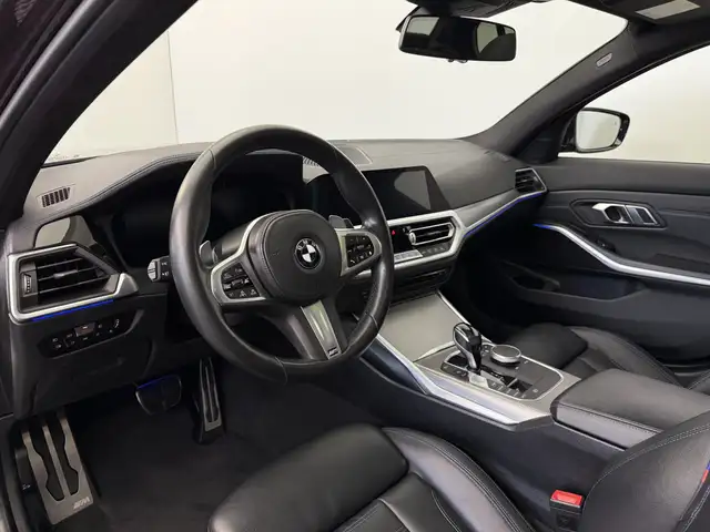 BMW 330 view 9