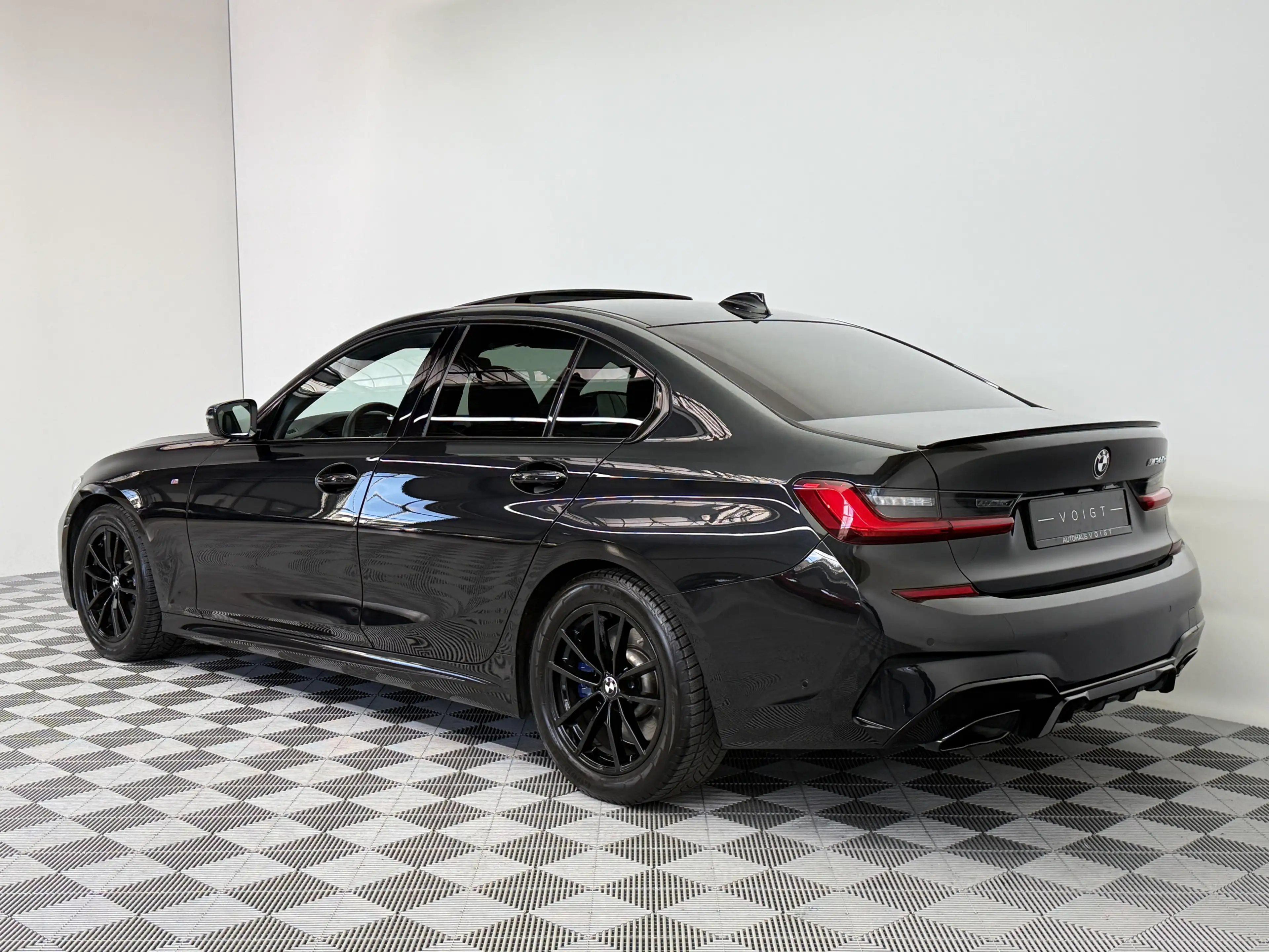 BMW 330 d M Sport|HiFi|Pano|ACC|HUD|Laser|Carplay| — photo 3