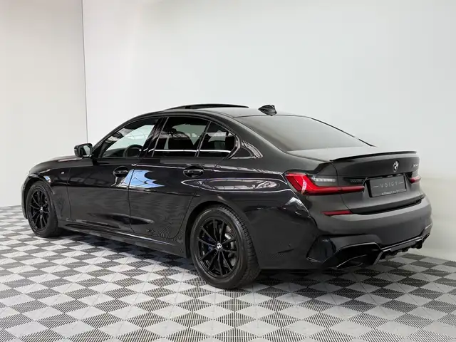 BMW 330 view 3