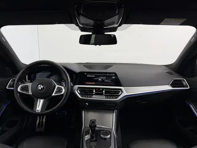BMW 330 view 11