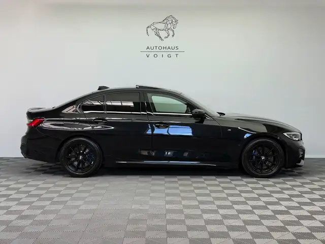 BMW 330 view 4