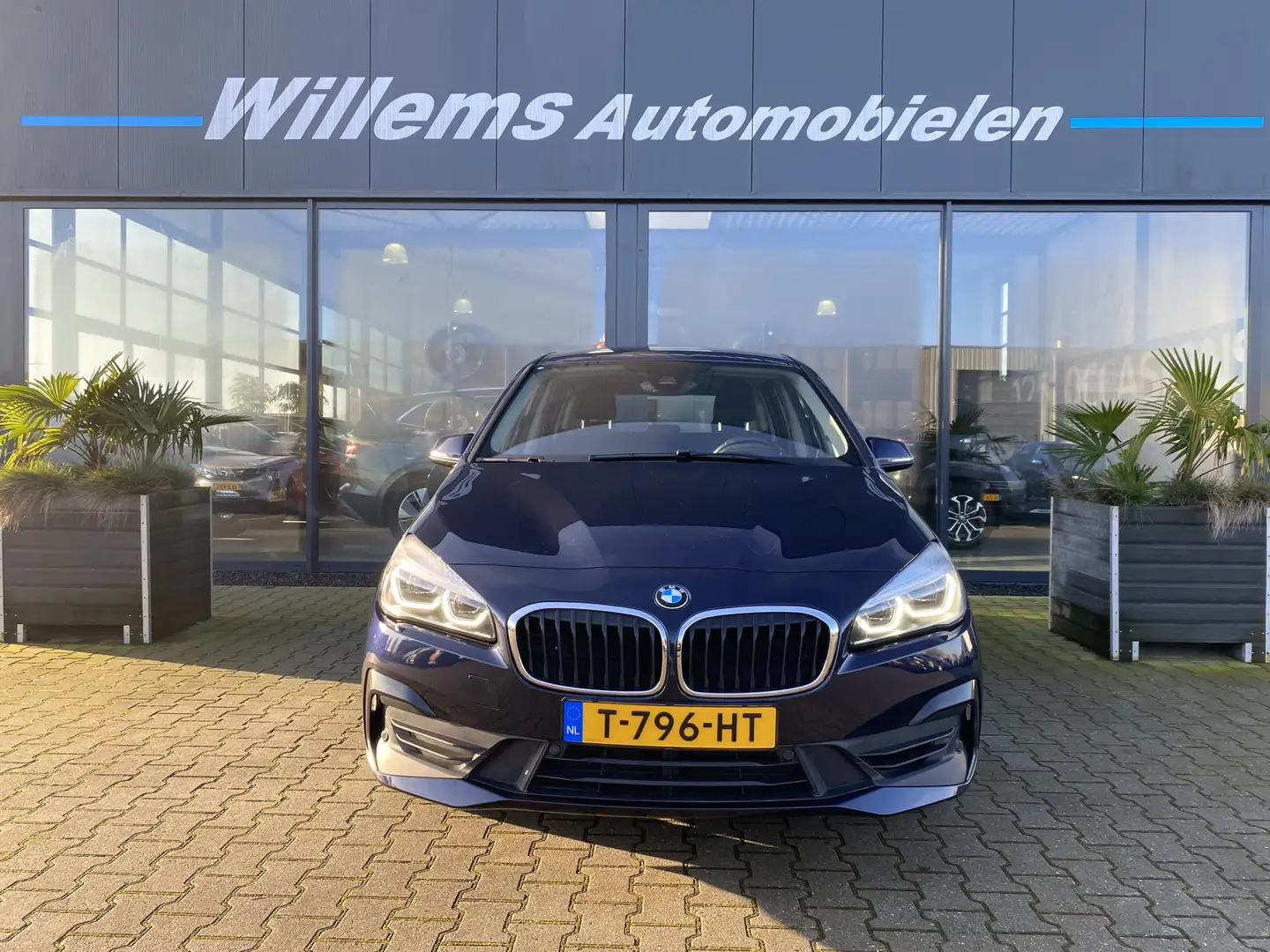 BMW 216 2-serie Gran Tourer 216i Executive Edition Trekhaa Blauw - 2