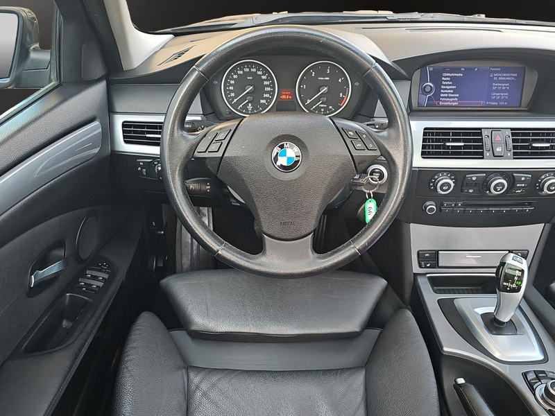 BMW 520 d Touring Edition Exclusive Vollausstattung — photo 11
