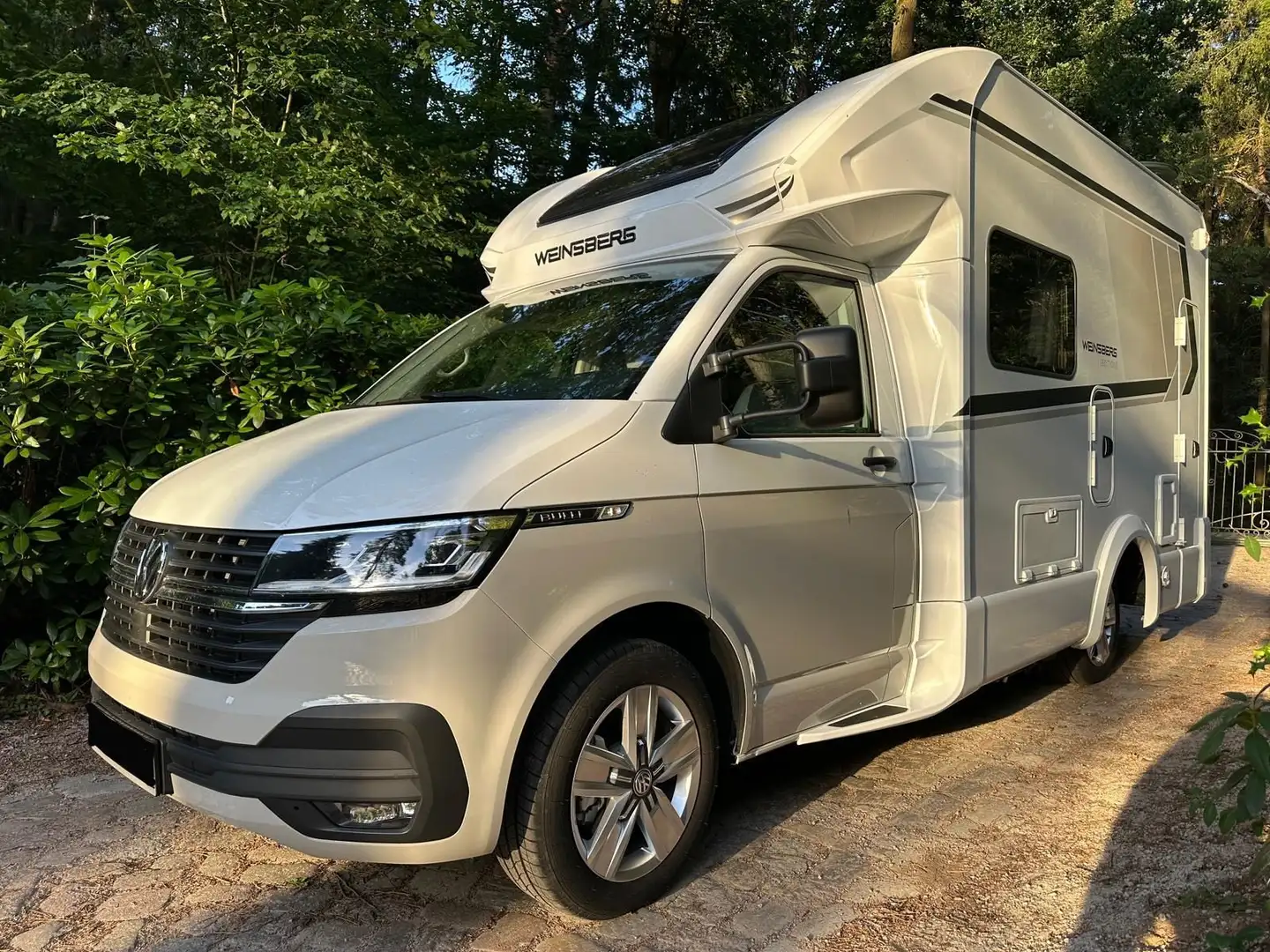 Volkswagen T6.1 Weinsberg Wohnmobil DSG Grau - 1