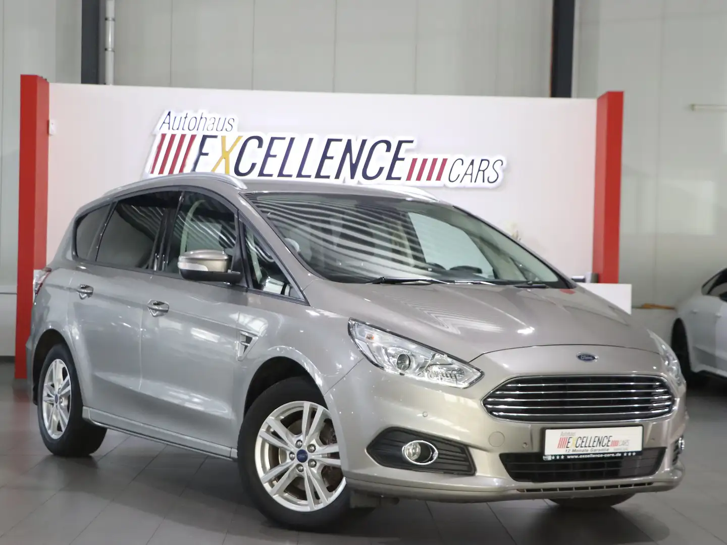 Ford S-Max 1.5 EB BUSINESS 7-SITZER Zilver - 1