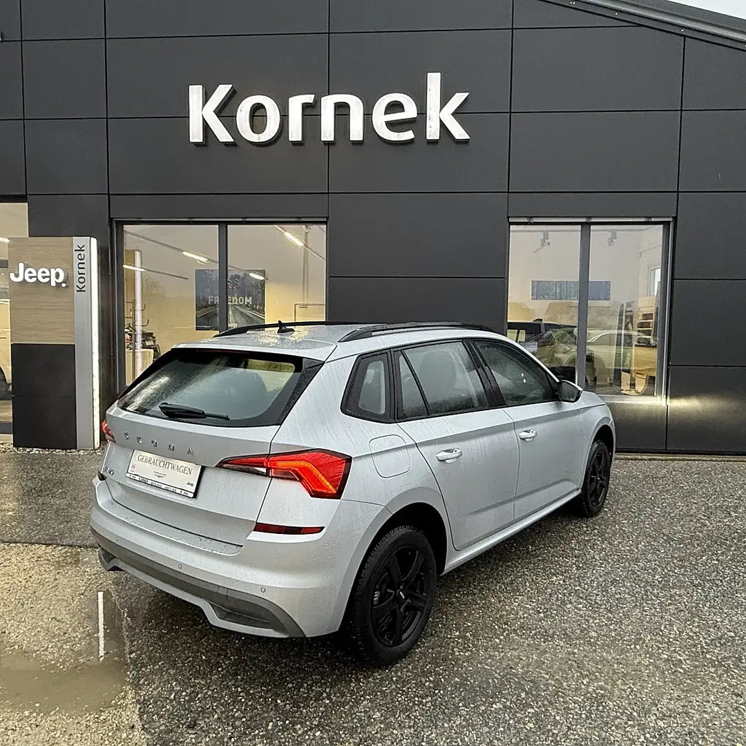 Skoda Kamiq 1,0 TSI Ambition schwenkbare Anhängevorrichtung... Grau - 2