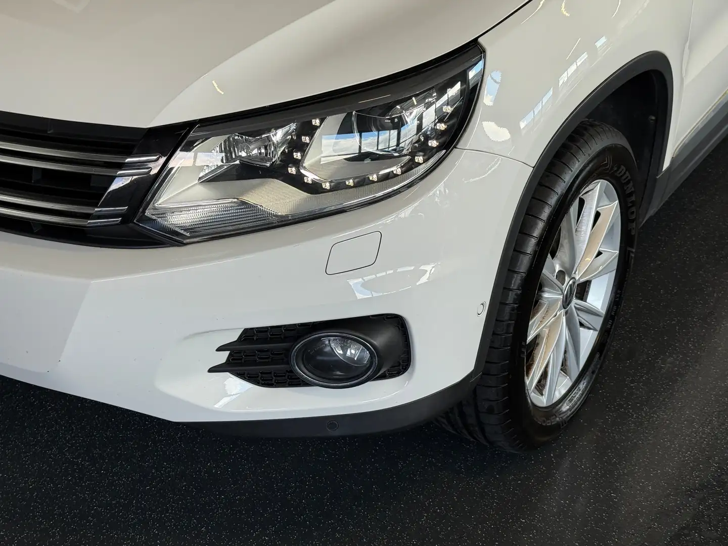 Volkswagen Tiguan 2,0TDI DSG Track & Style 4Motion BlueMotion Tech Weiß - 2