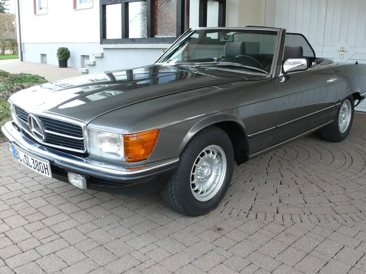 Mercedes-Benz SL 380 Cabrio, foto 1